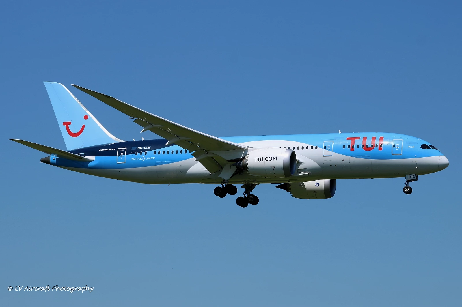 OO-LOE_B788_TUI Airlines Belgium