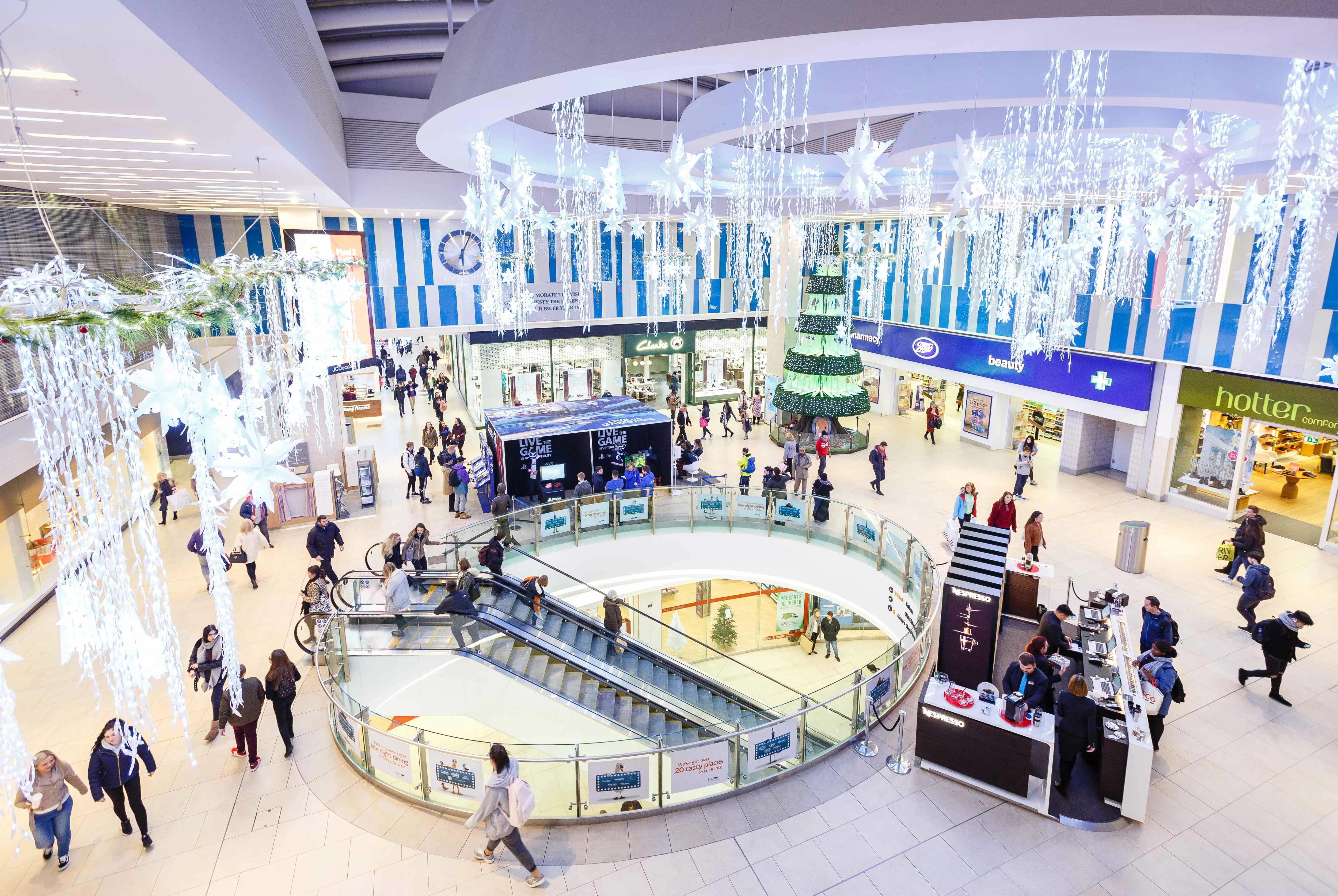 New scheme of Christmas decorations at intu Eldon Square