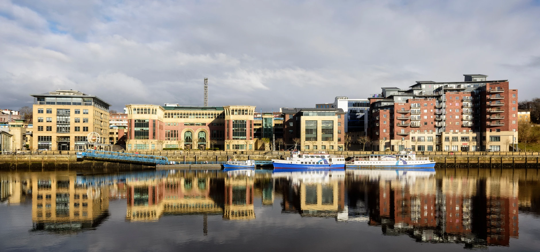 St Anns Wharf, Newcastle Quayside. Former offices of Womble Bond Dickinson Dakota hotels.jpg