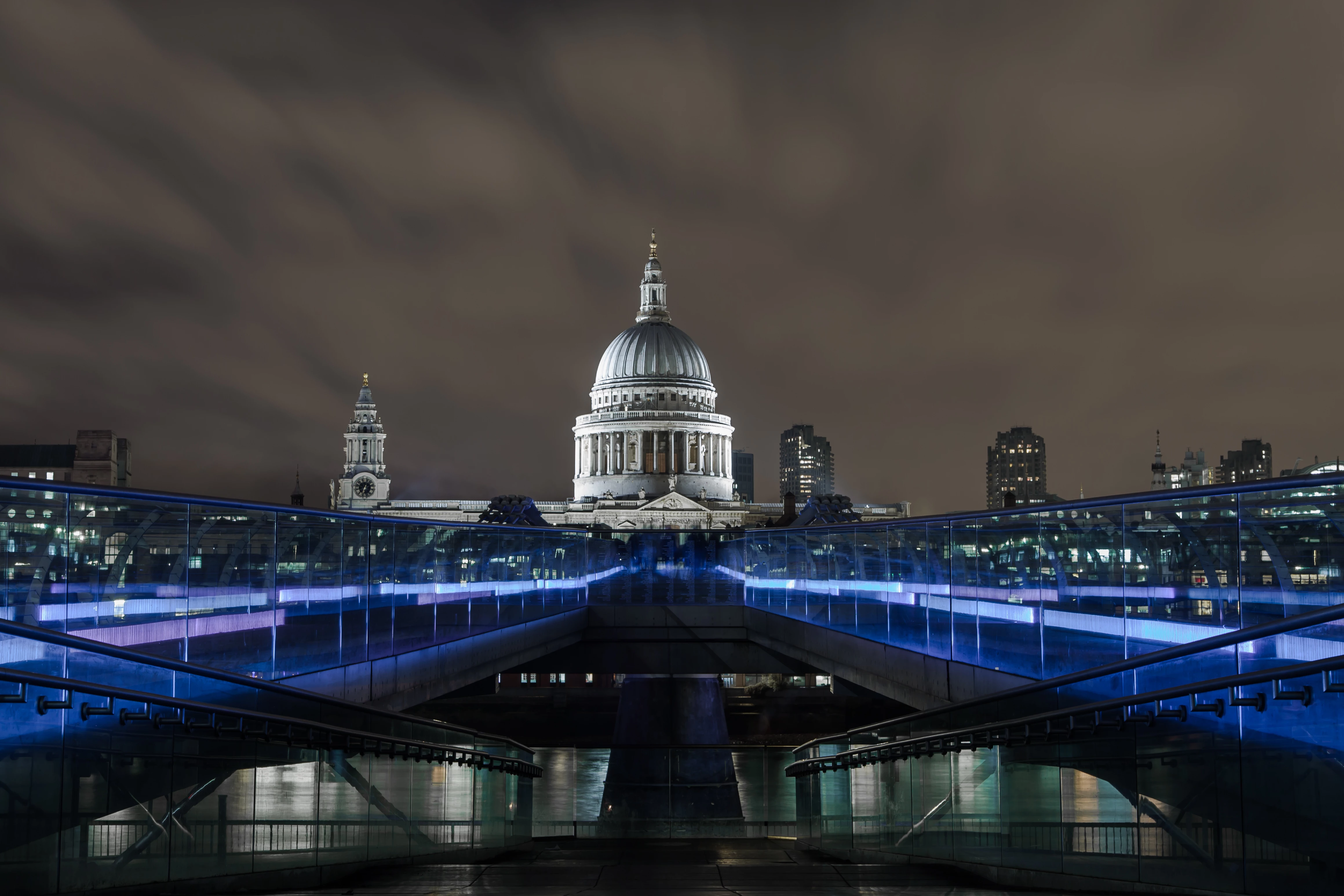 London Millenium Bridge.