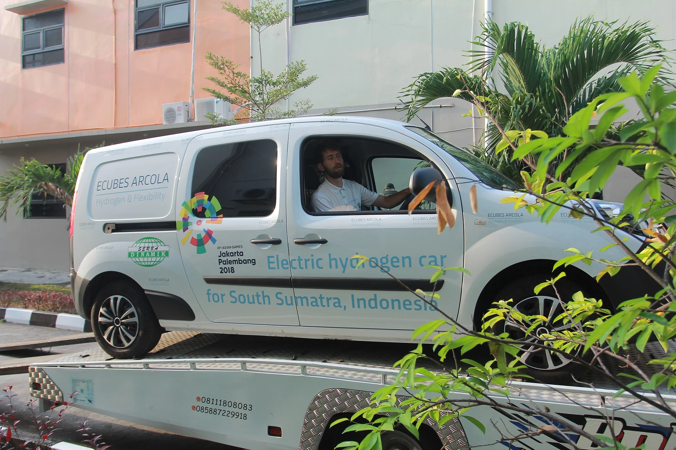 One of the vehicles arriving in Palembang