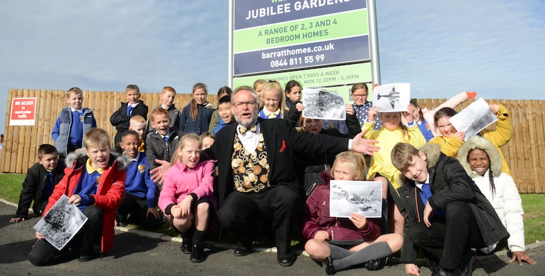 Martin Peagam with children of Tilery Primary School 