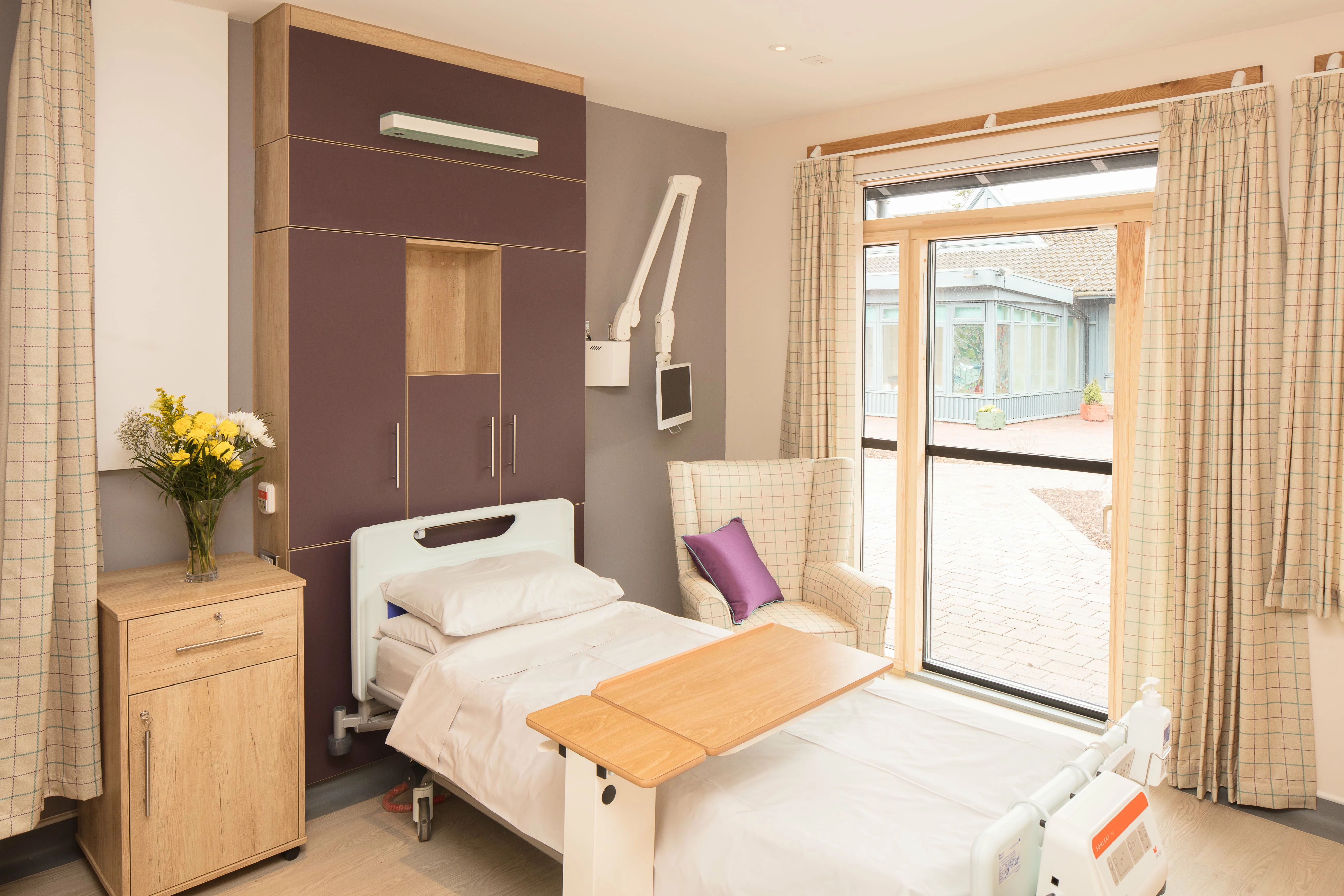 One of the bays at St Andrew's Hospice featuring the Integralift hoist