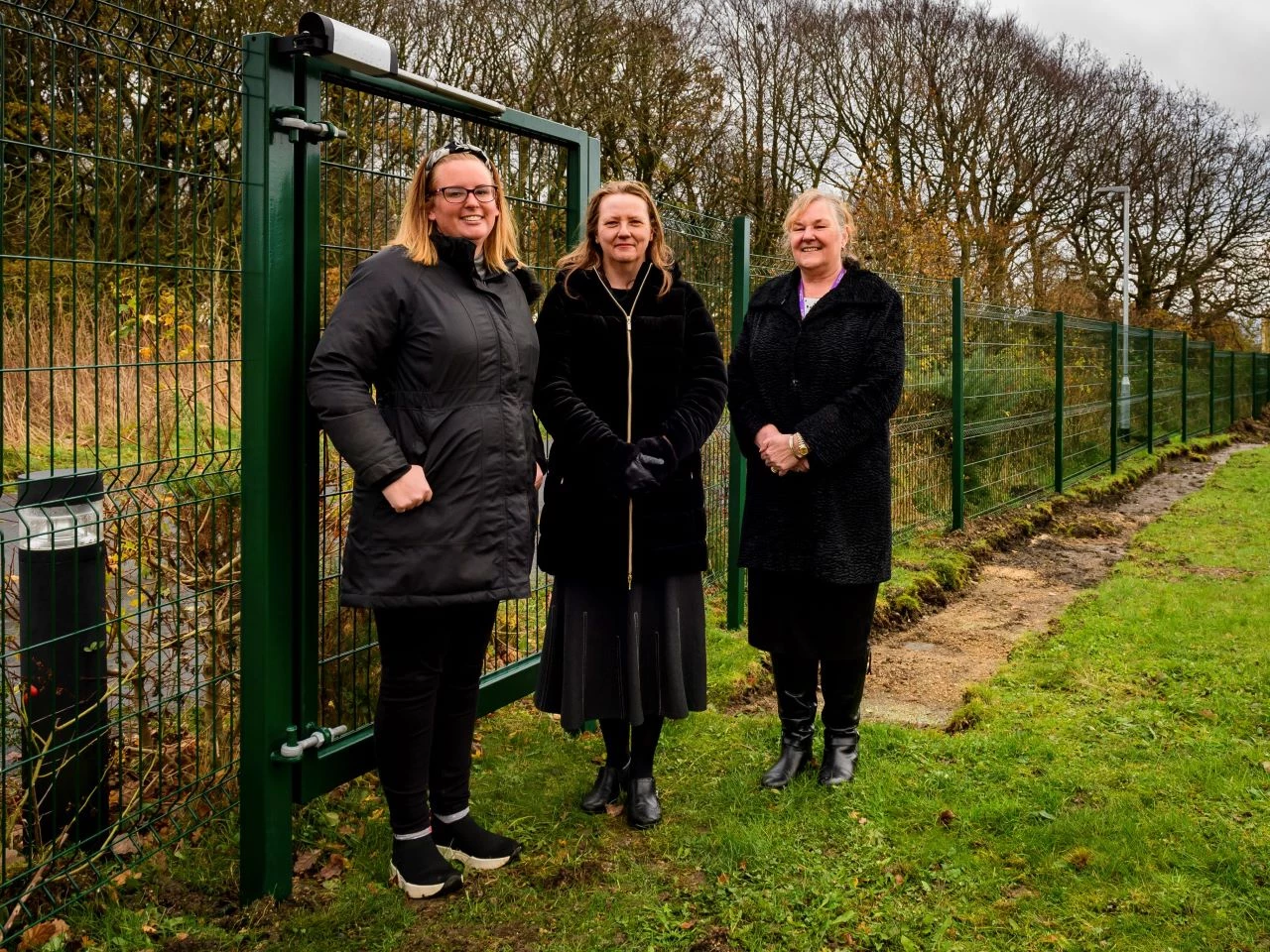 Gemma Redford, regional fundraiser for Forget Me Not; Pam Jackson of Siddall & Hilton Products; and Luen Thompson of Forget Me Not