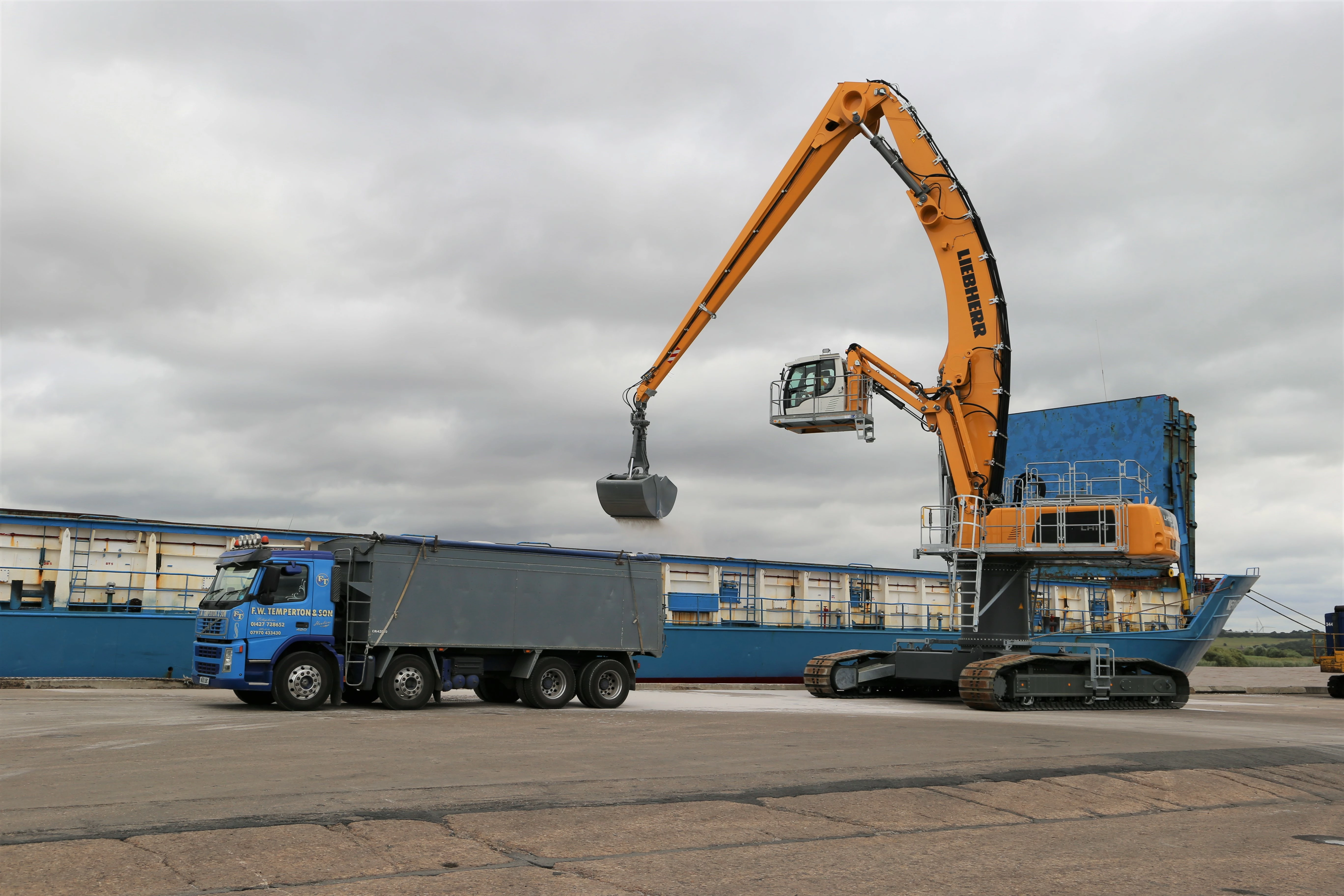 PD Ports’ Liebherr crane