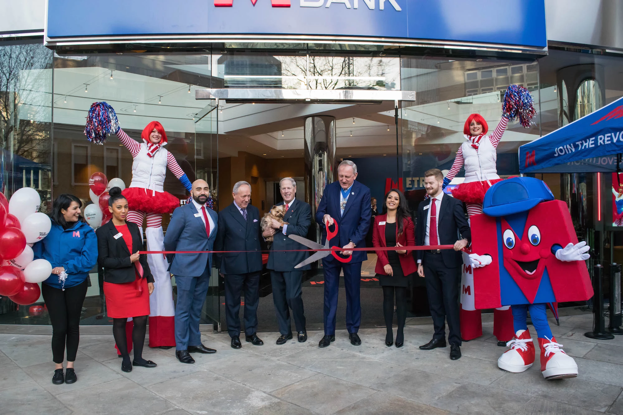 The ribbon cutting ceremony at Metro Bank Moorgate