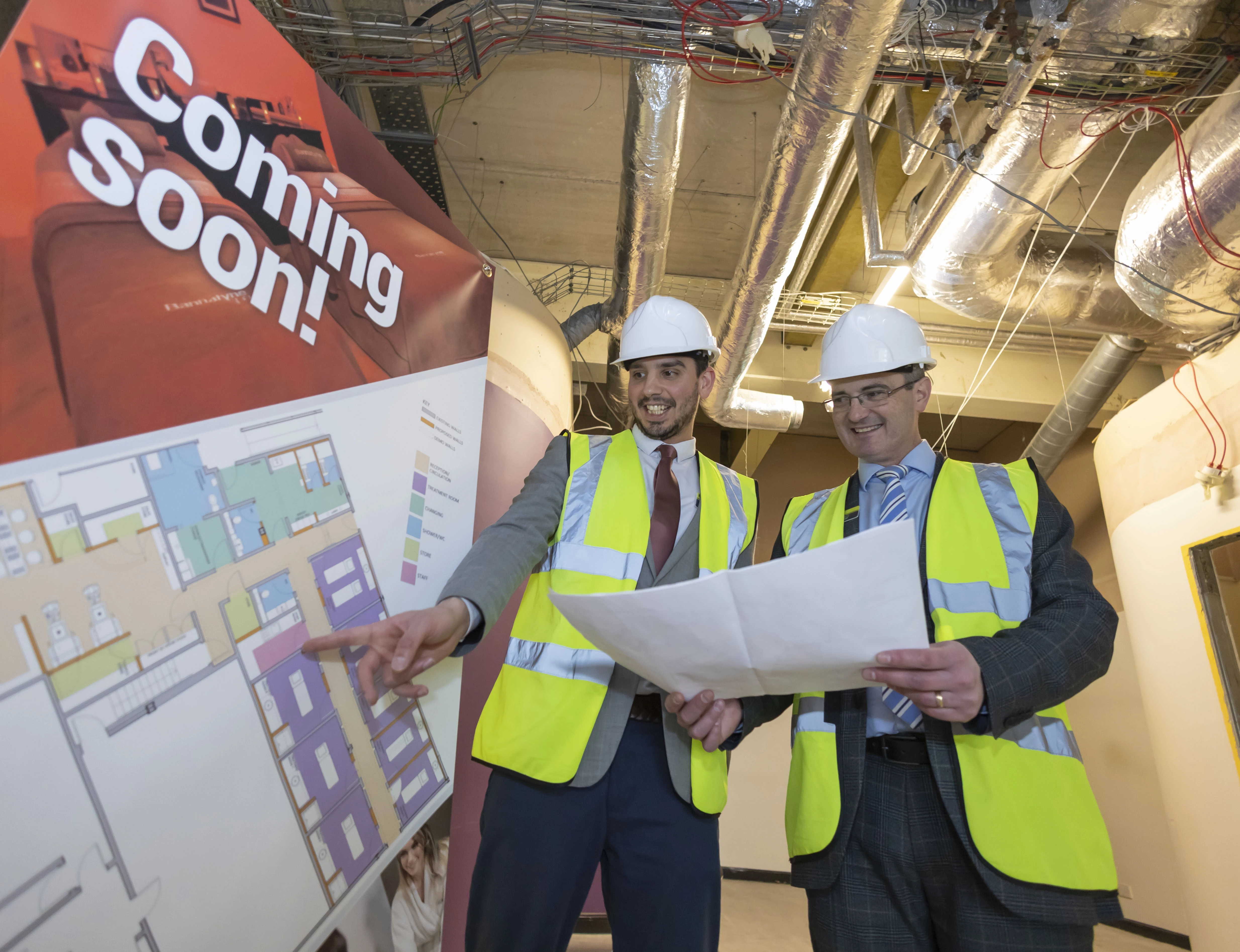 (L-R): General Manager of Bannatyne Cardigan Fields, Leeds Craig Smith with Regional Manager Carl Paper.