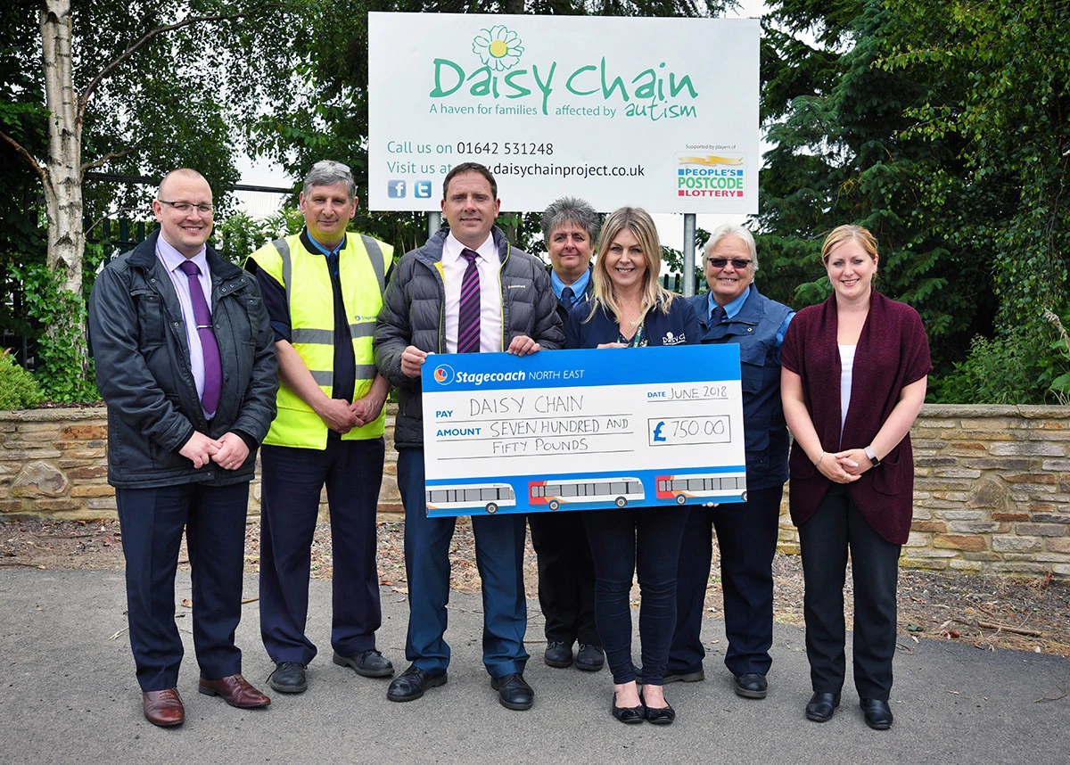 Stagecoach Teesside handover the cheque as part of the visit to Daisy Chain (1)