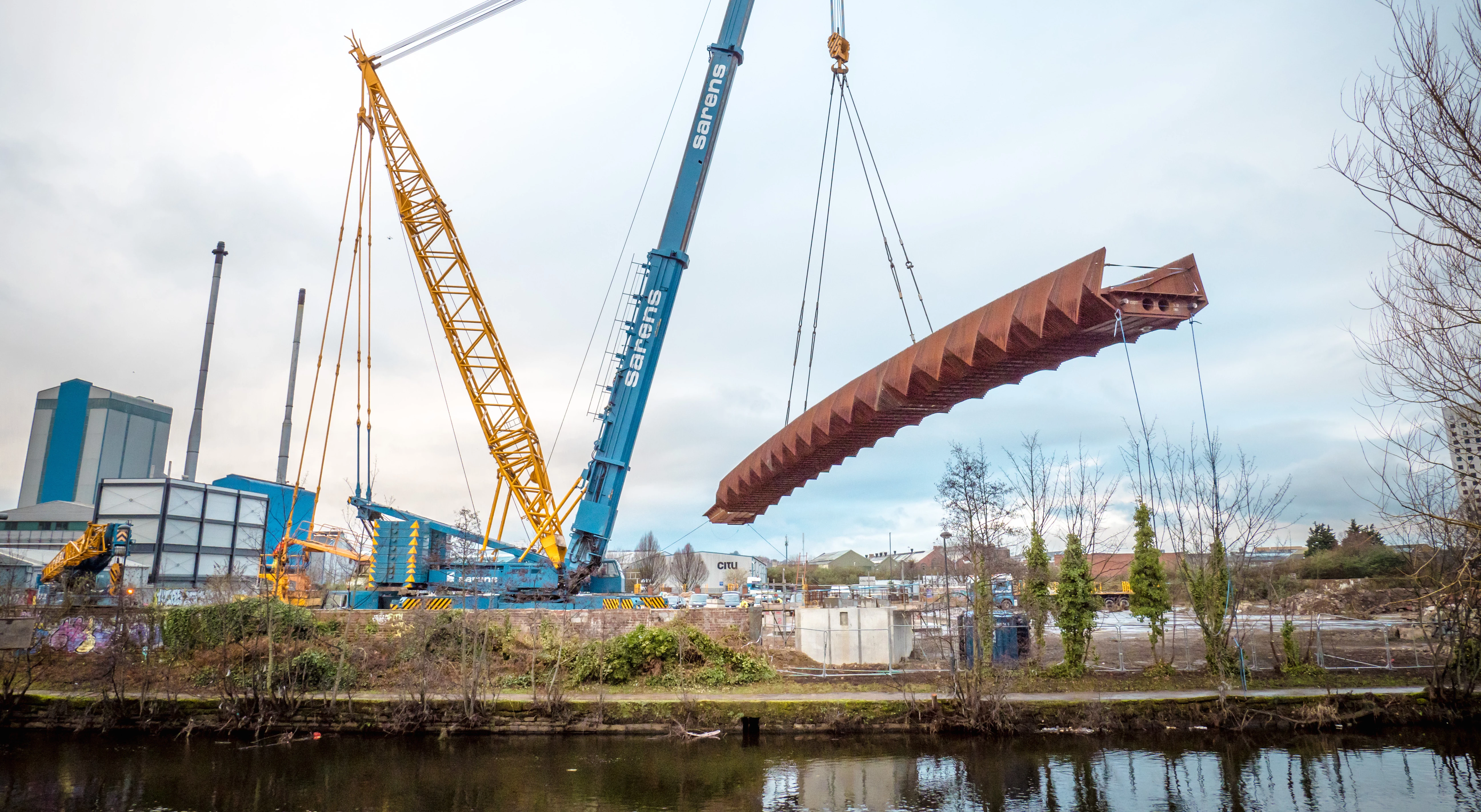 The structure was lowered into place with a 1,000-tonne crane