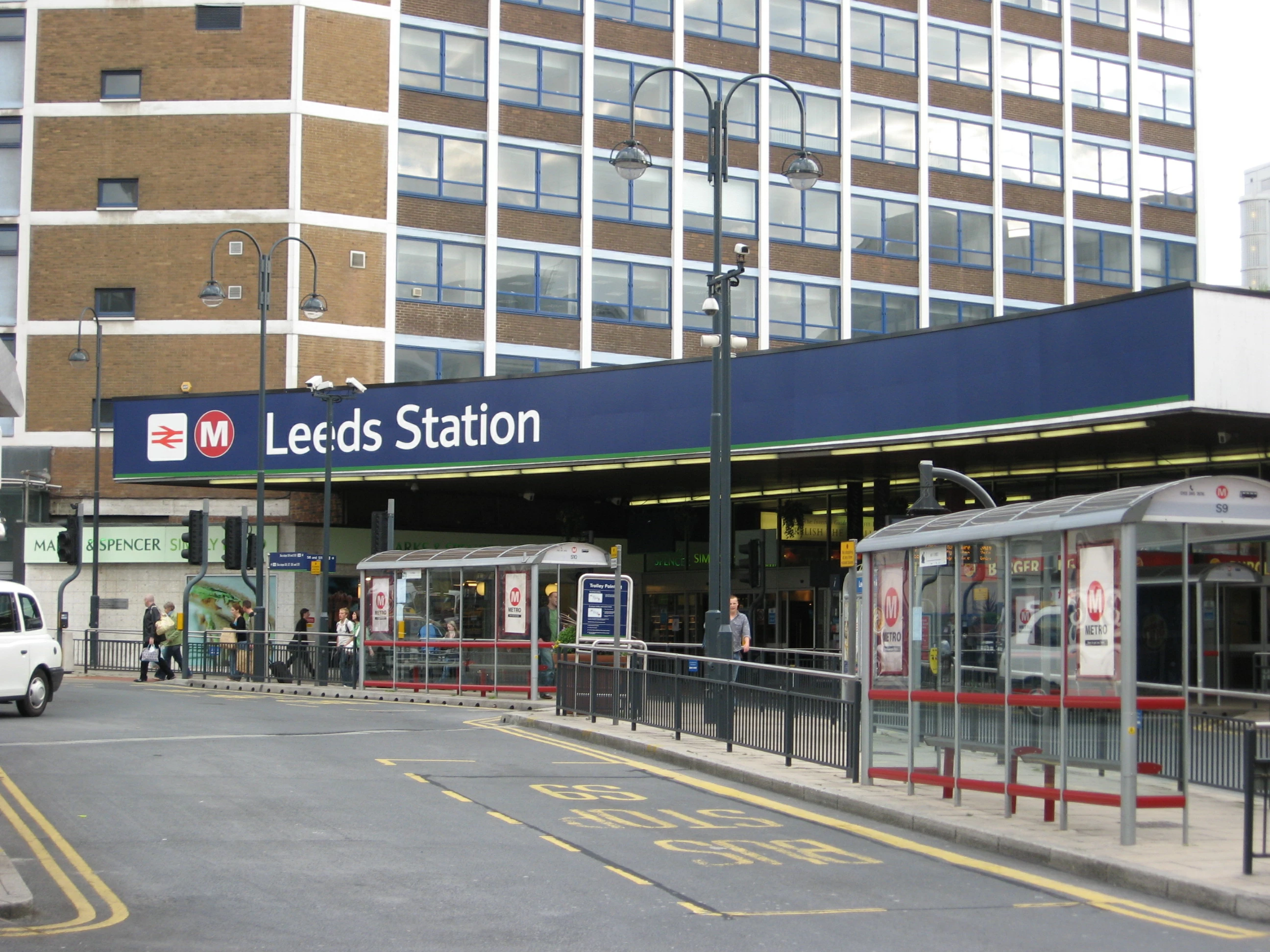 Main entrance to Leeds station