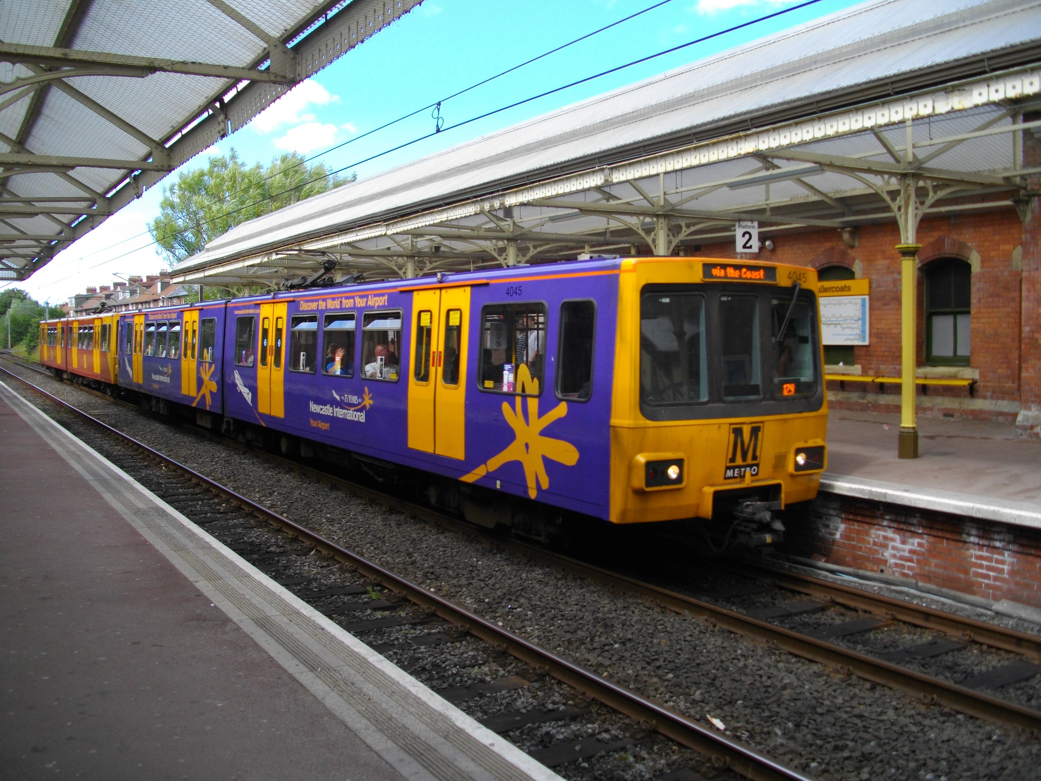 Metro 4045 at Cullercoats