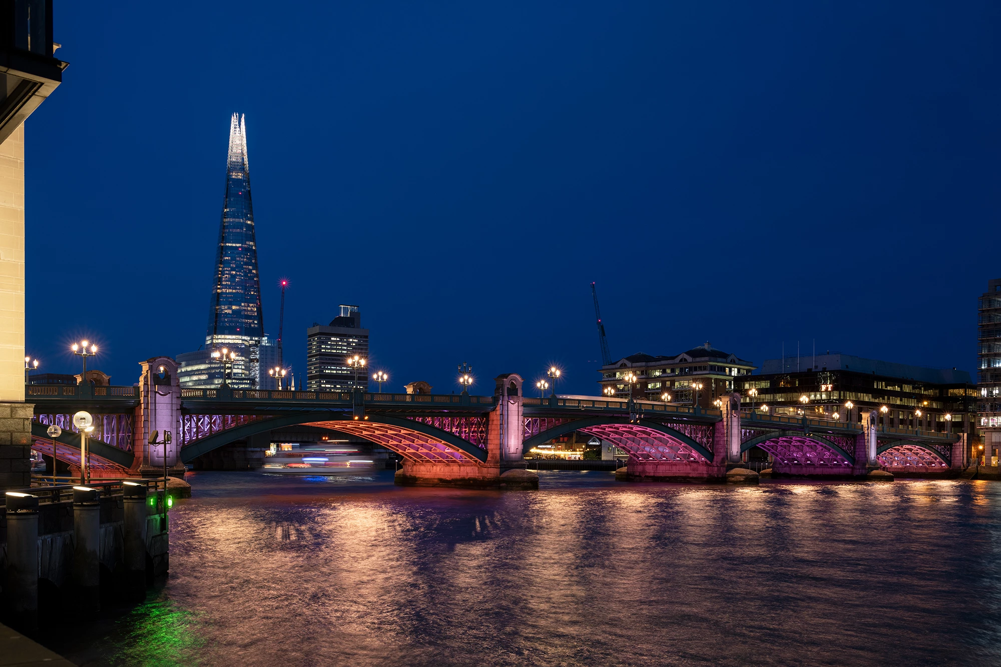 Southwark street bridge 