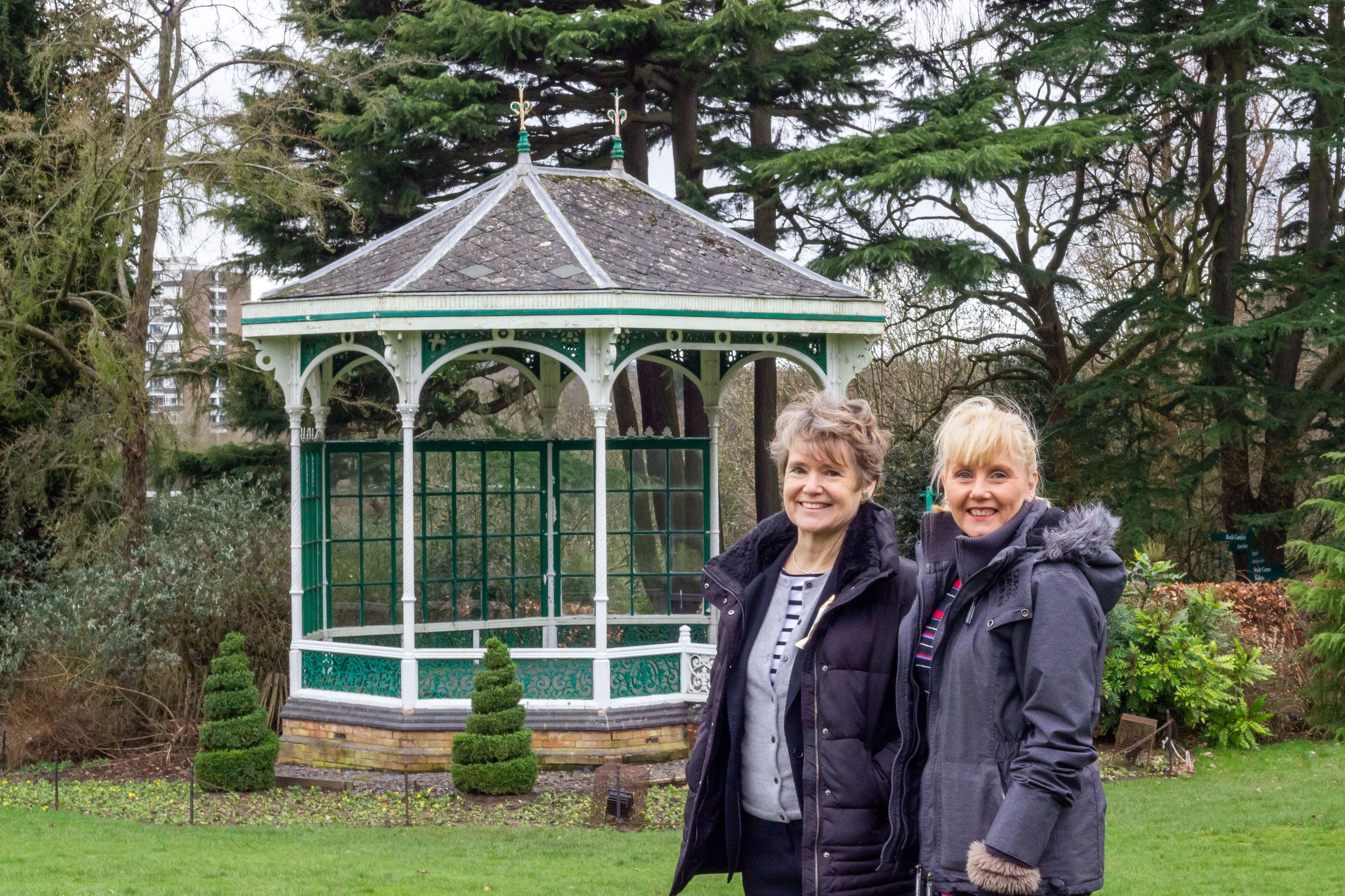 Elizabeth Frostick (left) and Kim Hill, of the Birmingham Botanical Gardens