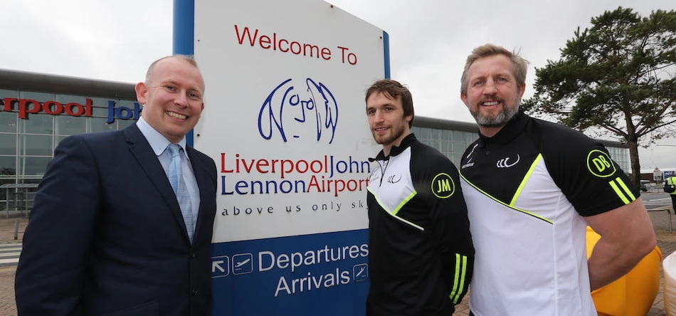 L-R: Paul Winfield with Vikings co-captain Joe Mellor and head coach Denis Betts