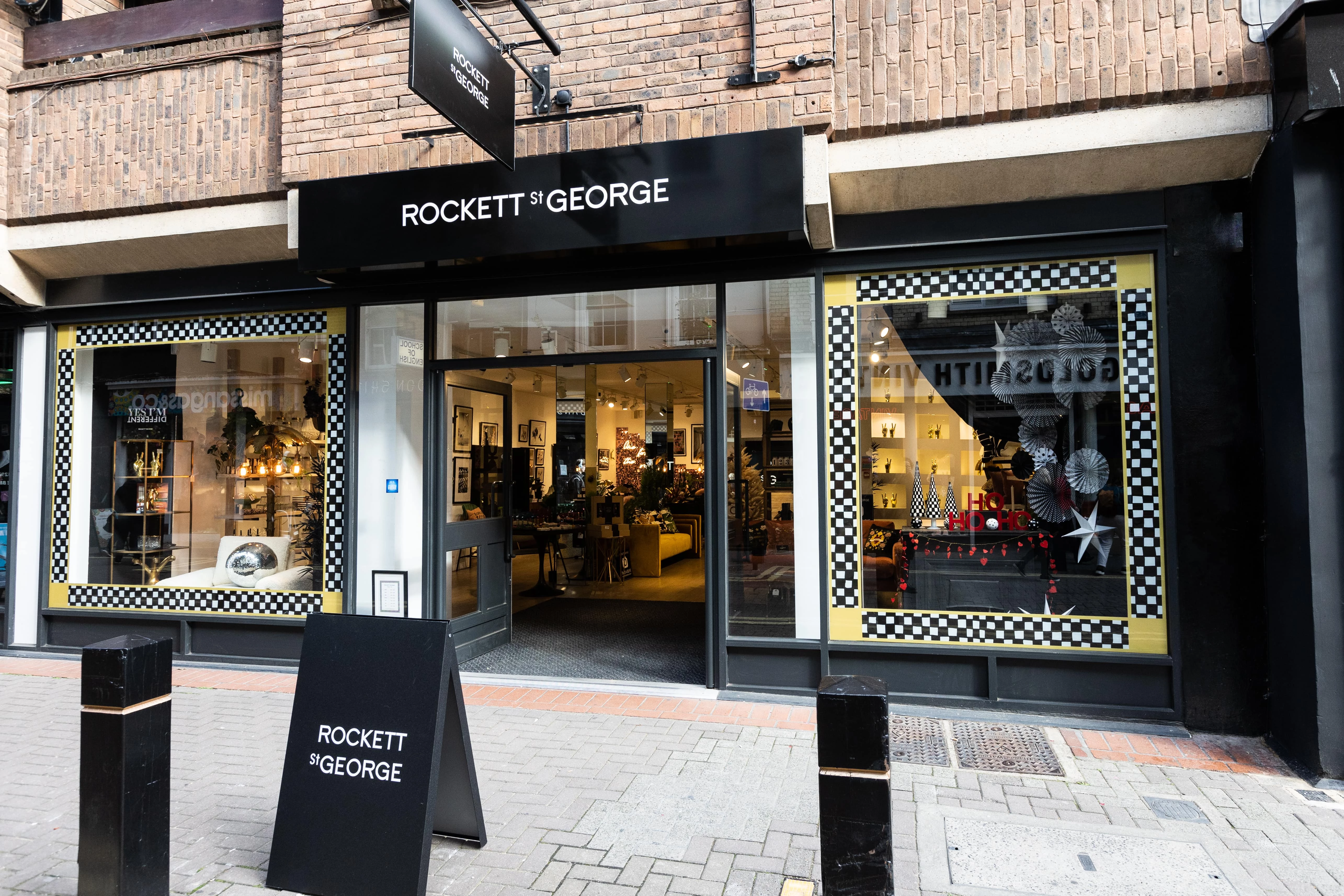 Rockett St George, Seven Dials