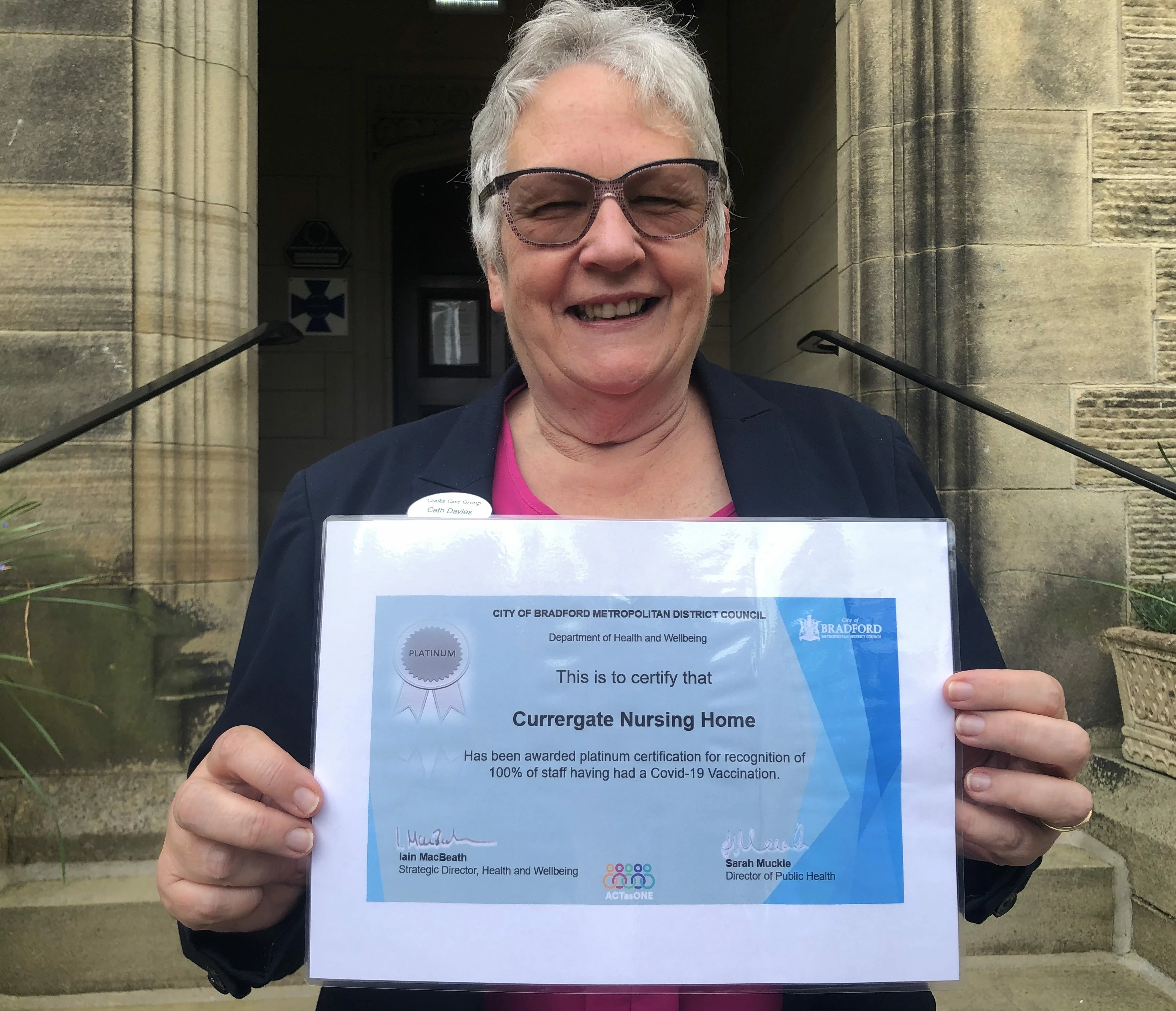 Registered Manager at Currergate Nursing Home Cath Davies with the Platinum Covid 19 Award Certificate.